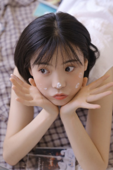 她唇之下小说免费观看电影